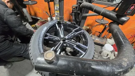 가산동 BMW 320i (225/45R18)–극강의 접지력, 제동력, 주행안정성, 유럽 전역에서 검증된 한국타이어 윈터 아이셉트 에보3! / 서울 구로, 양천, 동작, 관악, 영등포, 부천, 안양