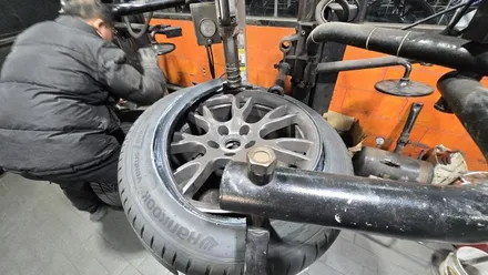가리봉동 테슬라 모델S (255/45R19, 285/40R19)–전기차 고출력 토크를 안정적으로 잡아주는 한국타이어 벤투스 프리미엄 에보 / 서울 구로, 양천, 동작, 관악, 영등포, 부천, 안양