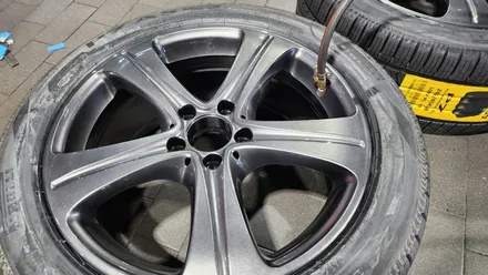 가산동 벤츠E220d 4matic (245/45R18)-저소음, 저연비, 긴마일리지, 안락한 승차감까지 제공해주는 세단용 사계절타이어 피렐리 P7 올시즌플러스 / 서울 구로, 양천, 동작, 관악, 영등포, 부천, 안양