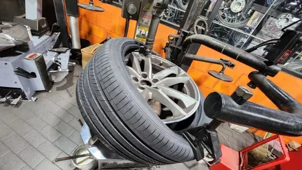 신림동 아우디 A5 (255/35ZR19)-역동적인 고속주행성능, 탄탄한 핸들링과 쾌적한 승차감까지 제공해주는 사계절타이어, 한국 타이어 벤투스 프리미엄 컴포트 S2 AS! / 서울 구로, 양천, 동작, 관악, 영등포, 부천, 안양
