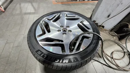 삼성동 제네시스G90 (245/45R20, 275/40R20)-모든계절에서 주행안전성과 극강의 드라이빙퍼포먼스를 발휘해주는 미쉐린 프라이머시 투어AS / 서울 구로, 양천, 동작, 관악, 영등포, 부천, 안양