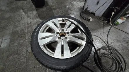 고척동 벤츠 E클래스 E300 (245/45R17)-스포티한 승차감과 우수한 마모수명 모든 기상조건에서 최적의 주행안정성을 제공해주는 미쉐린 크로스 클라이밋2 / 서울 구로, 양천, 동작, 관악, 영등포, 부천, 안양