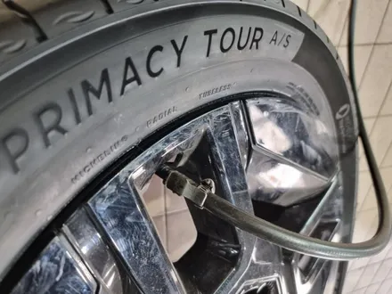 독산동 기아 EV9 (285/45R21)-안전성과 내구성이 뛰어나 전기차에도 특화된 고성능 투어링 사계절타이어 미쉐린 프라이머시 투어 AS / 서울 구로, 양천, 동작, 관악, 영등포, 부천, 안양