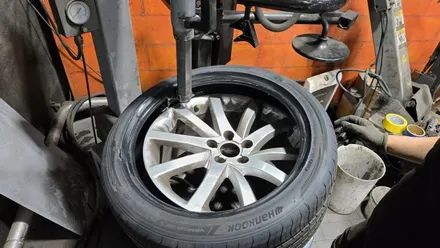 가산동 아우디 A4 (245/40ZR18)-프리미엄급의 정숙성과 승차감, 사계절 안전 주행까지 뛰어난 한국타이어 슈퍼컴포트 벤투스 에어 S / 서울 구로, 양천, 동작, 관악, 영등포, 부천, 안양
