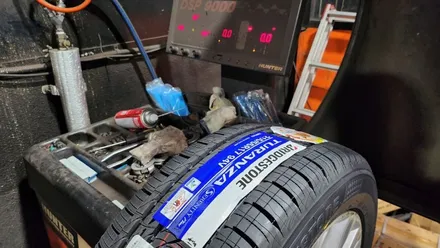온수동 렉서스ES300h 17인치 사계절타이어싼곳, 안정적인 승차감, 마일리지, 제동력까지 모두 만족할 수 있는 브릿지스톤 투란자 세레니티플러스 215/55R17 / 서울 구로, 양천, 동작, 관악, 영등포, 부천, 안양