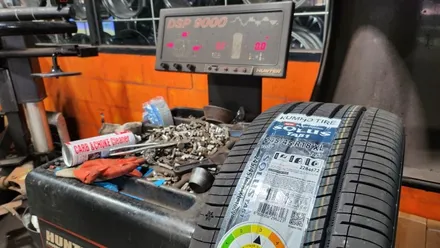 신길동 제네시스 BH330 (245/45R18)-트레드웨어580의 긴 마일리지와 사계절안전성까지 완벽하게 갖춘 최신형 금호타이어 솔루스 TA51 / 서울 구로, 양천, 동작, 관악, 영등포, 부천, 안양