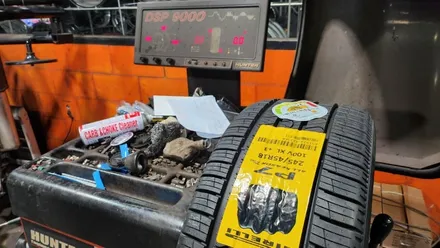 가산동 벤츠E220d 4matic (245/45R18)-저소음, 저연비, 긴마일리지, 안락한 승차감까지 제공해주는 세단용 사계절타이어 피렐리 P7 올시즌플러스 / 서울 구로, 양천, 동작, 관악, 영등포, 부천, 안양