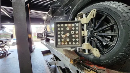 독산동 랜드로버 디스커버리 (255/55R19)-온오프로드 최적의 성능을 발휘해주는 SUV용타이어 한국타이어 다이나프로 AT2 / 서울 구로, 양천, 동작, 관악, 영등포, 부천, 안양