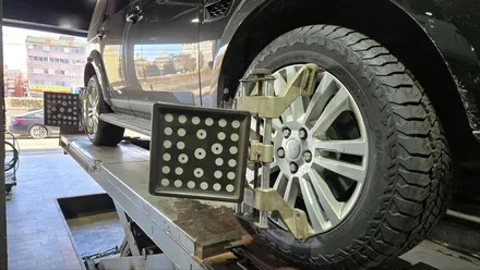 신정동 랜드로버 디스커버리 (255/55R19)-온/오프로드 최적의 성능을 발휘해주는 SUV용 사계절타이어 한국타이어 다이나프로 AT2 / 서울 구로, 양천, 동작, 관악, 영등포, 부천, 안양