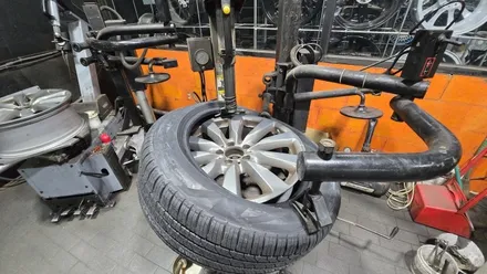 온수동  벤츠 GLC 300d (235/55R19)-모든 주행조건과 다양한 계절에서극강의 성능을 발휘해주는 피렐리 SUV사계절용 타이어 스콜피온제로 올시즌 / 서울 구로, 양천, 동작, 관악, 영등포, 부천, 안양
