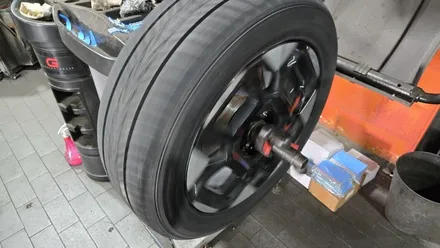 대림동 기아 카니발 하이브리드 (235/55R19)–제동력,코너링 안정성, 접지력까지 극대화하여 SUV에 최적화된 한국타이어 윈터아이셉트 에보3 X / 서울 구로, 양천, 동작, 관악, 영등포, 부천, 안양