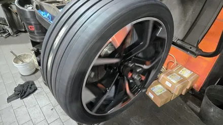 신도림동 아우디 RSQ8 (295/35ZR23)-강력한 출력과 차체 하중을 안정적으로 받아내며, 고속에서도 흔들림 없이 단단한 주행을 완성하는 피렐리 P ZERO PZ4 / 서울 구로, 양천, 동작, 관악, 영등포, 부천, 안양