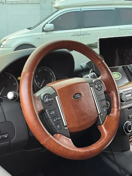 디스커버리4 최고급 이태리산 마호가니 가죽시트 시공^^ (가죽핸들과, 더블스티치 퀼팅 패턴 적용)