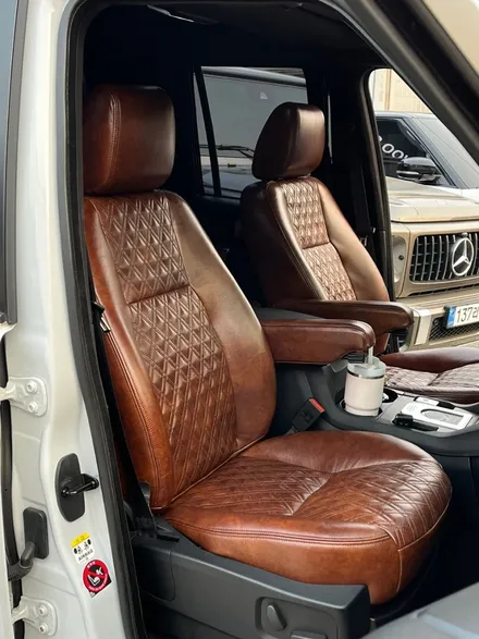 디스커버리4 최고급 이태리산 마호가니 가죽시트 시공^^ (가죽핸들과, 더블스티치 퀼팅 패턴 적용)