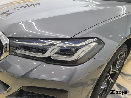 BMW  G30 530e /5시리즈/미러카본랩핑/가니쉬랩핑/라이트필름 소프트 블랙(PPF)/윈도우몰딩/크롬죽이기/카본그릴교체/제트존 / 부천, 광명, 부평