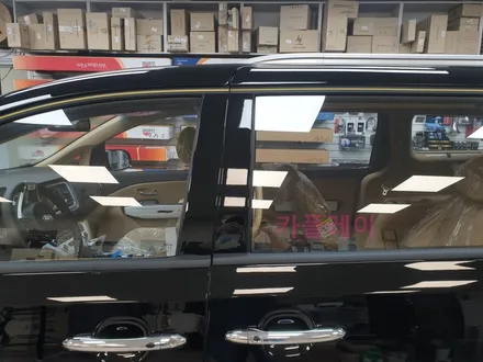 올 뉴 카니발 썬팅 시공과 사이드 발판 시공