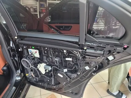 [티엘오토모빌] 23년식 신차 W223 S400d S클래스 숏바디 액티브 엠비언트 + 4D부메스터 전동 트위터 튜닝