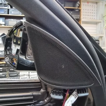[티엘오토모빌] 벤츠 W213 E클래스 E63 AMG 1,2열 송풍구 엠비언트 + 3D 부메스터 전동트위터 작업
