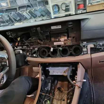[티엘오토모빌] 벤츠 W213 E클래스 E63 AMG 1,2열 송풍구 엠비언트 + 3D 부메스터 전동트위터 작업