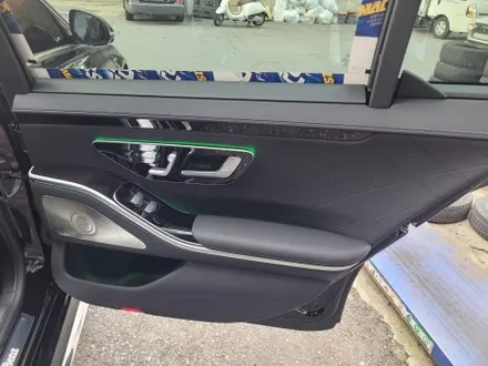 [티엘오토모빌] 23년식 신차 W223 S500 S클래스 롱바디 액티브 엠비언트 + 4D부메스터 전동 트위터 튜닝