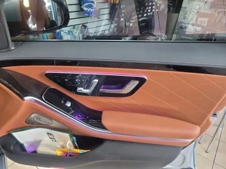 [티엘오토모빌] W223 S580 S클래스 롱바디 액티브 엠비언트 + 4D부메스터 전동 트위터 튜닝