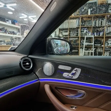 [티엘오토모빌] 벤츠 W213 E클래스 E63 AMG 1,2열 송풍구 엠비언트 + 3D 부메스터 전동트위터 작업