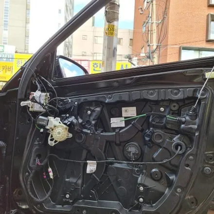 [티엘오토모빌] 벤츠 W213 E클래스 E300 4matic 1,2열 송풍구 엠비언트 + 3D 부메스터 전동트위터 작업