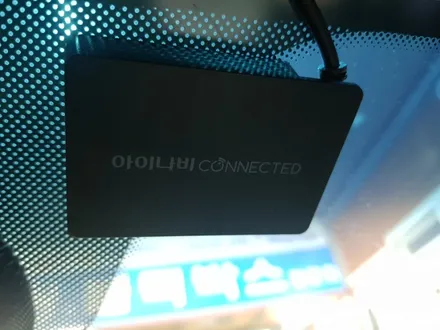 구미 뒷유리기포 깔끔하게 제거+아이나비Z3000커넥티드(틴팅&블랙박스 전문점) / 경북 구미
