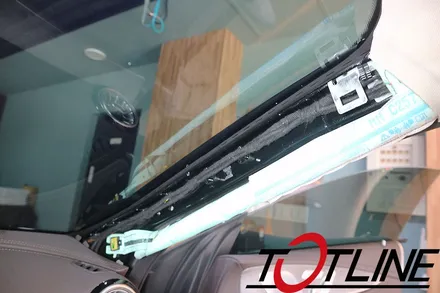 전주에서 보조배터리 벤츠에 가장 장착을 잘하는곳은? 티오티라인 에서 신형CLS400D 아이나비블랙박스와 함께 시공 / 전주시 덕진구