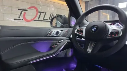 바우어 앤 윌킨스 전주 BMW LCI X7(G07) 40i 회오리 트위터 앰비언트 티오티라인에서 깔끔한 시공 / 전주시 덕진구
