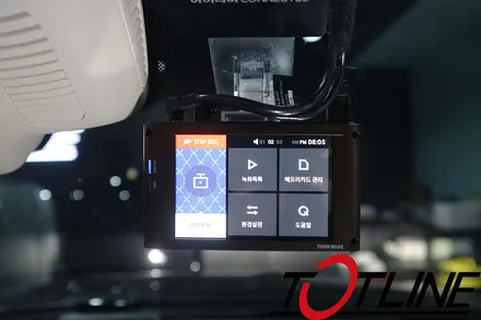 전주에서 보조배터리 벤츠에 가장 장착을 잘하는곳은? 티오티라인 에서 신형CLS400D 아이나비블랙박스와 함께 시공 / 전주시 덕진구