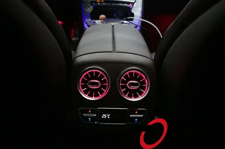 벤츠송풍구엠비언트 CLS450(C257) 21년형 리어송풍구엠비언트 와 리어스플리터 / 전주시 덕진구
