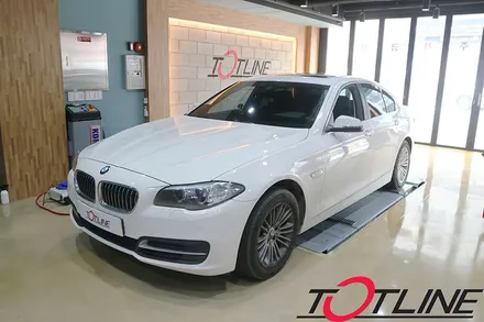 BMW F10 5시리즈 순정엠비언트 광량업 ! 가변엠비언트 BMW코딩으로 여러색상 표현해보자 / 전주시 덕진구