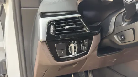 자동차 실내 PPF 시공을 해야 하는 이유? BMW 6GT(G32) 하이그로시 부품 보호를 하기 위해 / 전주시 덕진구