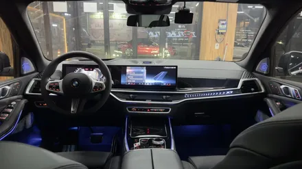 바우어 앤 윌킨스 전주 BMW LCI X7(G07) 40i 회오리 트위터 앰비언트 티오티라인에서 깔끔한 시공 / 전주시 덕진구