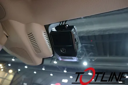전주에서 보조배터리 벤츠에 가장 장착을 잘하는곳은? 티오티라인 에서 신형CLS400D 아이나비블랙박스와 함께 시공 / 전주시 덕진구