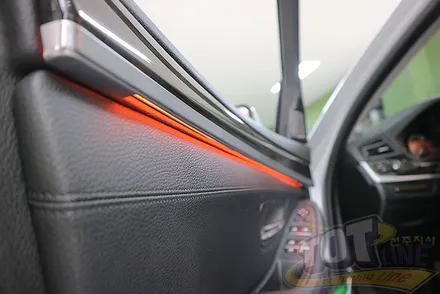 수입차전문점 티오티라인에서 BMW 5시리즈 무드등 엠비언트라이트 시공 / 전주시 덕진구