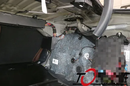 전주에서 보조배터리 벤츠에 가장 장착을 잘하는곳은? 티오티라인 에서 신형CLS400D 아이나비블랙박스와 함께 시공 / 전주시 덕진구