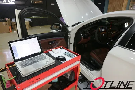 BMW F10 5시리즈 순정엠비언트 광량업 ! 가변엠비언트 BMW코딩으로 여러색상 표현해보자 / 전주시 덕진구