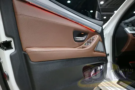 전주 티오티라인 에서 BMW 5시리즈 가변엠비언트 순정형 1:1 교체작업 / 전주시 덕진구