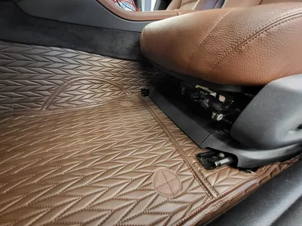 [BMW 5시리즈] 인천 자동차 바닥 매트 추천, 모빌하임엠보싱 카매트 모노륨 맞춤시공하기! / 인천 서구, 부평, 부천