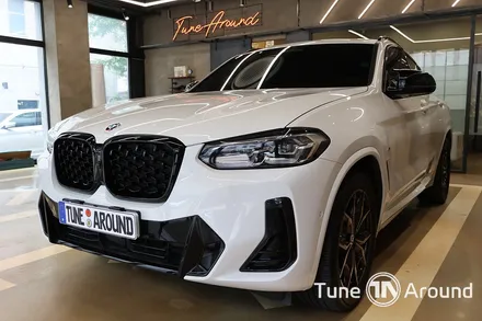 BMW G02 X4 LCI 블랙그릴 50주년 엠블럼 순정연동 엠비언트라이트 시공 / 성남,분당,판교