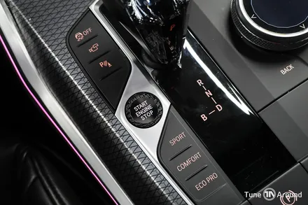 BMW i4 실내 분위기를 바꾸는 확실한 변화 크리스탈기어봉 엠비언트 시공 / 성남,분당,판교