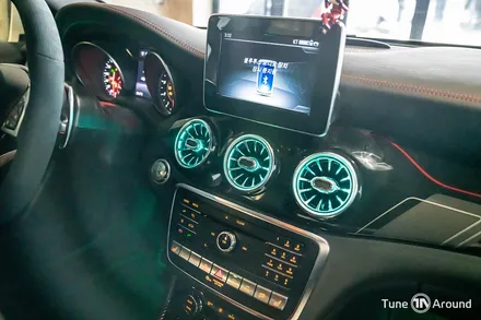 벤츠 X156 GLA 45AMG 64컬러 송풍구엠비언트 장착 / 성남,분당,판교