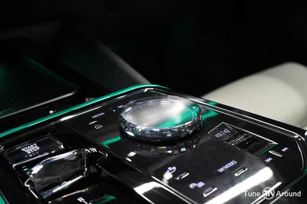 BMW G60 530i 블랙 레터링 기어패널 엠비언트 크리스탈 기어세트 / 성남,분당,판교