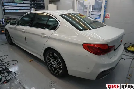 경남 창원 마산 튠플러스 2019 BMW 5시리즈 530i 신차 브이쿨 K 썬팅(틴팅) 필름 시공 / 창원 의창구 서상동