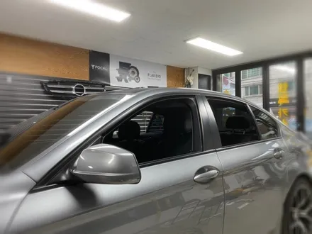 bmw 520d 도어크롬몰딩랩핑.왕십리랩핑전문점.튜닝커스텀 / 동대문구 장안동