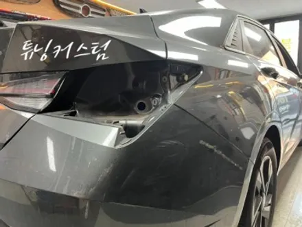 아반떼 cn7 앞범퍼교환도색.사이드스컷. 도어.휀다.뒤범퍼판금도색.휠하우스커버. 번호판 등 교환. 광택. 장안동사고수리전문점 / 동대문,광진구,중랑구