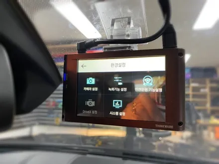 bmw 520d 아이나비블랙박스 및 에코파워팩10c보조배터리 시공.장안동블랙박.보조배터리장착점.튜닝커스텀 / 동대문구 장안동