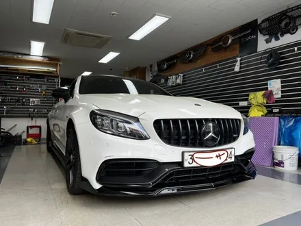 벤츠 c63s amg 범퍼립 및 도어 크롬 몰딩랩핑 해보자.장안동랩핑전문점.튜닝커스텀 / 동대문,광진구,중랑구